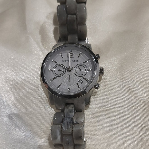 Women's MK watch - Picture 5 of 5